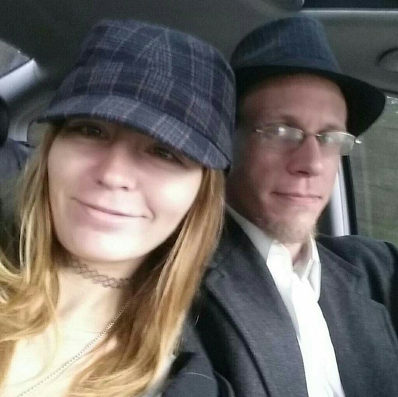 Meet your Posher, Cara - Picture 4 of 5